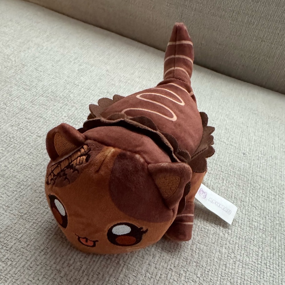 Aphmau MeeMeows Mystery Plush Litter #3 CHOCOLATE CAKE CAT